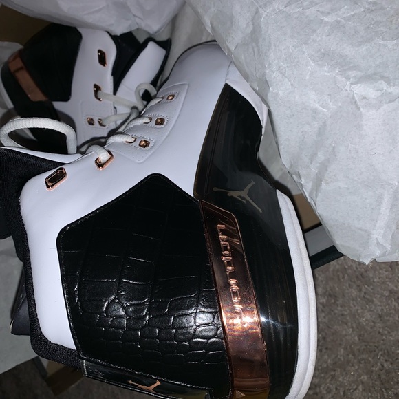 GREAT CONDITION 9.5/10 jordan 17+ retro - Picture 5 of 9